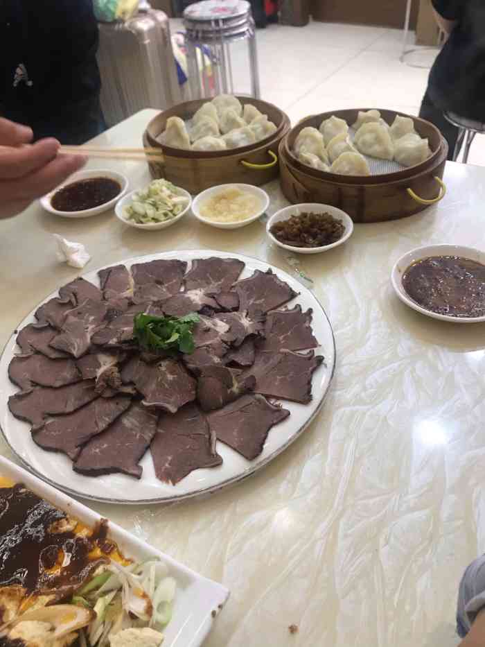 永波驴肉饺子馆"在青冈,驴肉也是特色小吃了,就找了点评上.