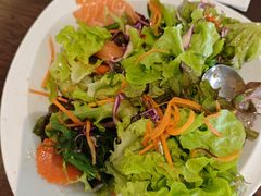 -Chom Cafe and Restaurant