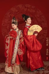 点击看大图 -挪娅婚纱摄影皇家会所