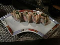 三文鱼牛油果卷-山葵家·创意料理(宁波来福士店)