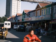 -上海龙吴水胜海发市场