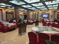 大堂-鹊华居·地道鲁菜·海鲜·融合味(大明湖店)