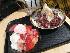 草莓冰沙-鲜芋仙(太原街万达店)