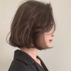 -变画·发型STUDIO