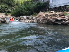 -安吉龙王山峡谷漂流