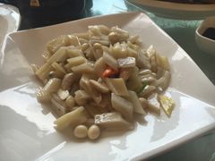 荷塘三宝-亢龙太子酒轩(东湖店)