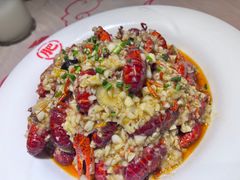 -肥肥虾庄·金牌油焖大虾(汉街SKP店)