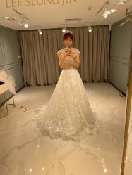 点击看大图 -GRACE KELLY婚纱与礼服(北京店)
