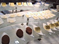 双色蛋糕卷-大佛寺高级素食自助餐厅