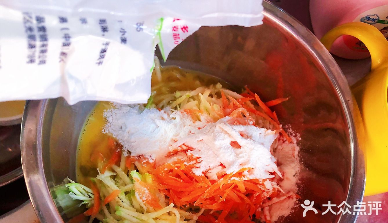 宝宝爱吃五分钟开饭的茭瓜鸡蛋饼