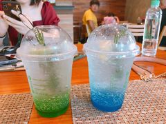 -Chom Cafe and Restaurant