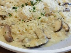 法式白酒黑松露烩鸡配自家手工鲜-Entrecôte 法国牛扒馆(保利·时光里店)