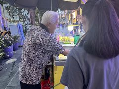 -爱雍·乌节