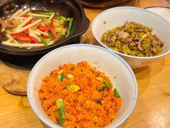 -帅巴人舅母子腊蹄民俗村