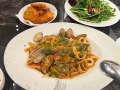 蛤蜊鱿鱼海鲜意面-LESCEDARS Brasserie Bistro香柏树