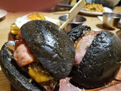 27&nbsp;牛肉汉堡-HELLO 27 意面·沙拉·帕尼尼