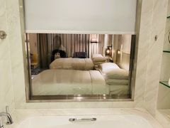 -上海漕河泾万丽酒店
