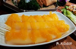 Crystal Mango Rice Noodle Roll