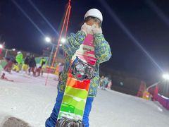 -采薇庄园四季滑雪场