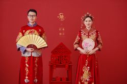 -雪中彩影婚纱摄影·微光艺术中心