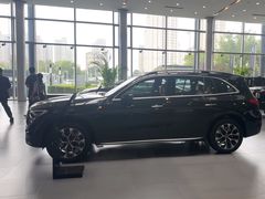 -天津波士信达奔驰4S店(卫津南路店)