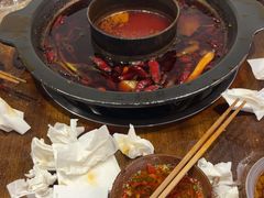 -黄潇洒老火锅(九眼桥宏济巷店)