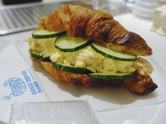 奶香蟹柳三明治-Oasis coffee燕谷咖啡(公信店)