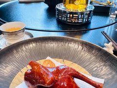 红烧妙龄乳鸽-滨江花月宴