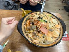 -天瑞福云南过桥米线(十里河店)