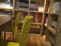 -新华里咖啡书吧(新华书店小寨店)