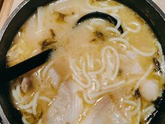 -灵芝妹子海鲜米线(劳动公园店)