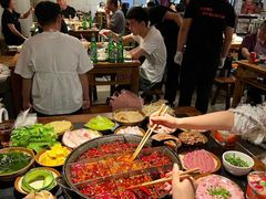 -渝嘴小老弟老火锅(华新村店)