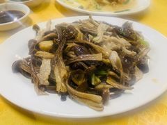 茶树菇炒肉-老明馨潮汕大排档