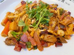 麻辣香锅-拿渡·水煮鱼麻辣香锅(王府井奥莱·香江小镇店)