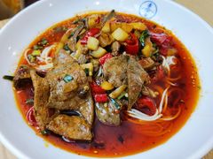 现炒酸辣猪肝面-李与白包子铺(桐梓林店)