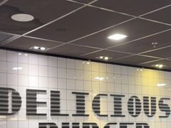 -麦当劳(世界城广场店)