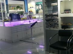 -提一眼镜·蔡司·依视路(小寨店)