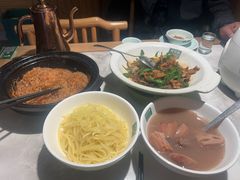 -绿草地·湘菜(酃湖师院店)