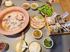 腊排骨土鸡双拼火锅-阿婆情腊排骨火锅·野生菌季(古城旗舰店)