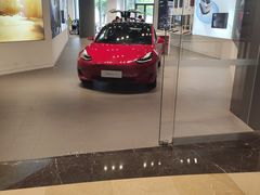 -TESLA 特斯拉(上海太古汇体验店)
