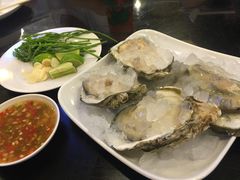 -J Daeng Seafood