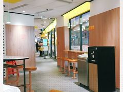 大堂-麦当劳(百联西郊购物中心店)