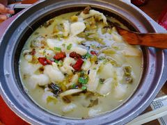 石锅酸菜鱼-周鱼小馆石锅酸菜鱼(活力汇店)