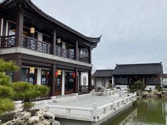 -上海滴水湖皇冠假日酒店