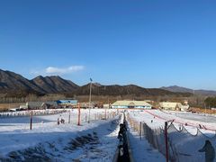-十三陵雪世界滑雪场