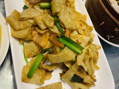 三鲜豆皮-莲餐厅·湖北菜·藕汤是头牌(愚园路店)