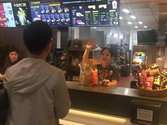-麦当劳(龙洞店)