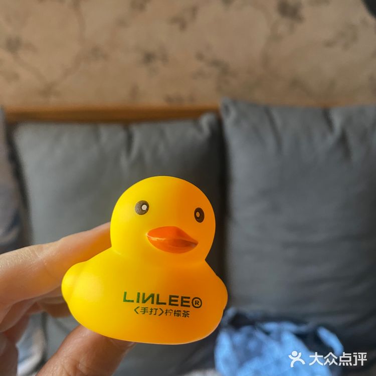 夏天喝🍋柠檬茶上瘾了！ 买还送夏季必备鞋？