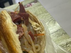 夹牛肉凉粉-小陈方酥锅盔(古城总店)