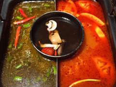 -老牌坊云南鱼豆花火锅(哈西万达店)